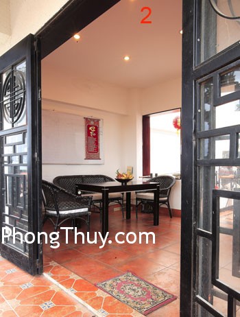 Làm tường ngăn cân bằng nội khí cho nhà ở