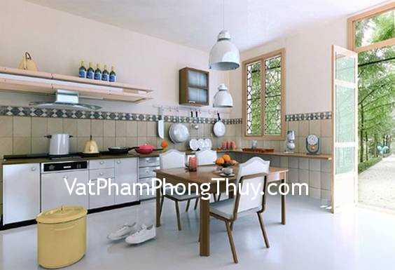 Bếp không nên đặt gần cửa chính ra vào