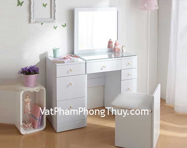 Phong thủy bàn trang điểm rước lộc vào nhà