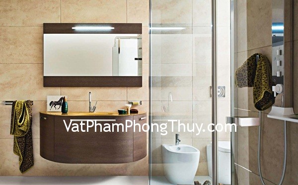 Phòng tắm nên đặt đè lên hướng dữ
