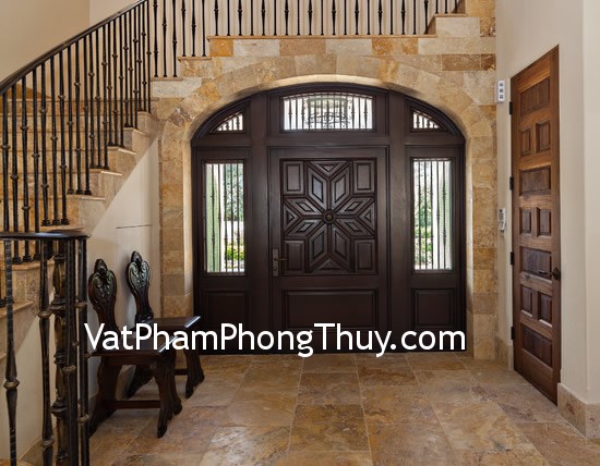 Bố trí cửa chính tránh hao tài