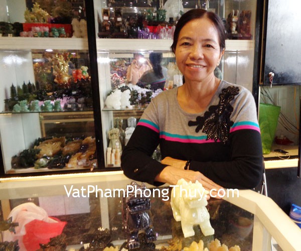 Cô Linh - khách hàng mua Tỳ hưu Bắc Kinh xanh BKX-M và Tỳ hưu Bắc Kinh đen BKD-M