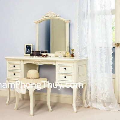 Trang trí bàn trang điểm thu hút được vận may
