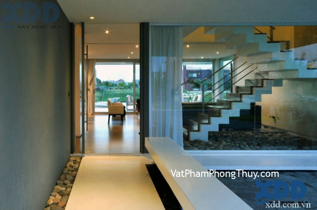 Những cấm kỵ phong thủy khi thiết kế cửa