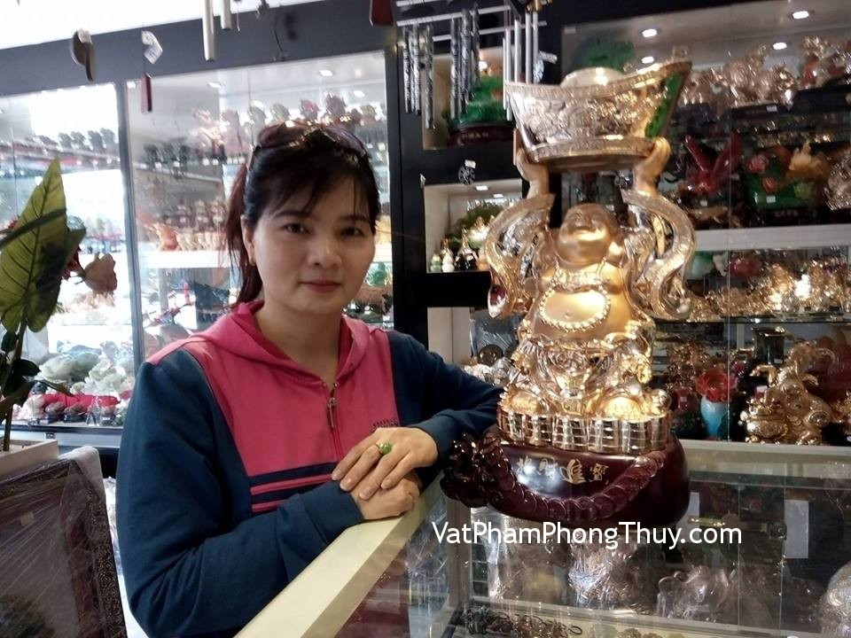 Chị Thanh - khách hàng mua tượng Di Lạc H240G và tượng Ngựa Y208