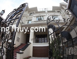 Cách bố trí cửa chính mang vận khí vào nhà
