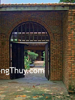 Bố trí cổng và cửa sổ hợp phong thủy