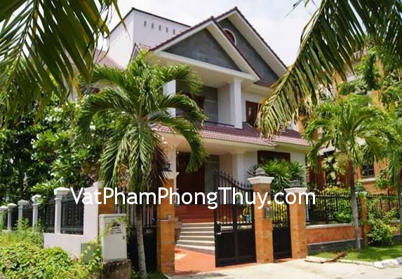Những lưu ý phong thủy khi bài trí cửa chính
