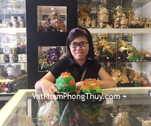 Chị Hạnh - khách hàng mua thiềm thừ xanh K140M và thiềm thừ lưu ly K143M