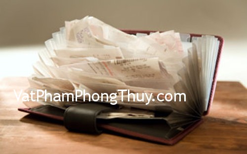Mẹo phong thủy để tiền trong ví không 'đội nón ra đi'