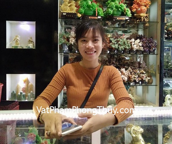 Chị Tiền - khách hàng mua chuỗi thạch anh tóc vàng S6226-1892