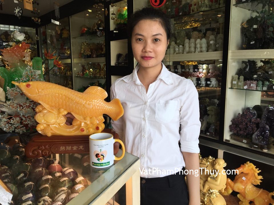 Chị Châu - khách hàng mua tượng cá kim long vàng ngọc nhỏ H282G