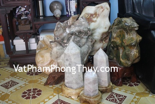 Dùng đá phong thủy trang trí phòng khách sai cách rước họa vào thân không hay