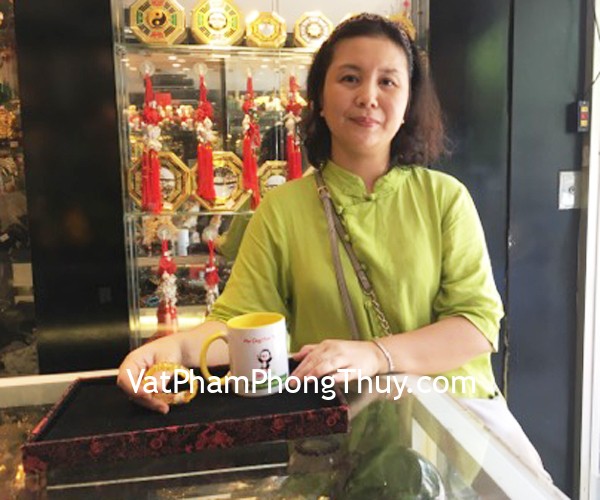 Chị Nga - Khách hàng mua chuỗi hổ phách dẹp S5003-6136