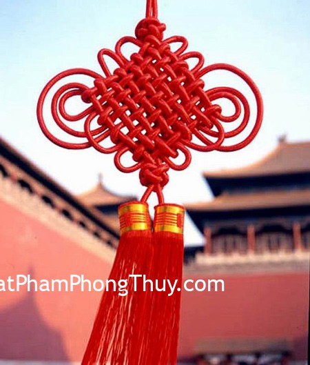Trang trí nút kết may mắn để được bình an và tài lộc