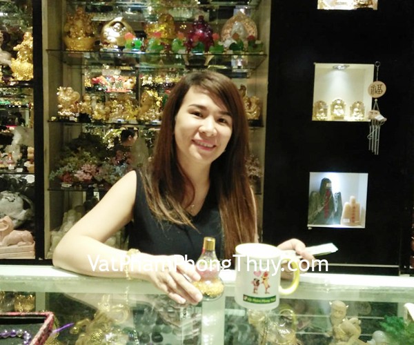 Chị Ngọc - khách hàng mua chuỗi thạch anh tím xen thạch anh vàng S6216-3153 và hồ lô ngũ hành K031