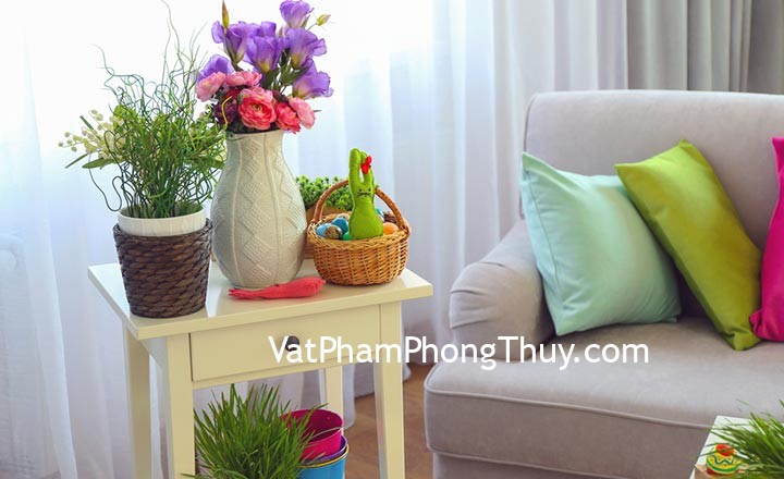 Chỉ cần đặt bình hoa sai cách là dễ dẫn dụ người thứ 3 xuất hiện