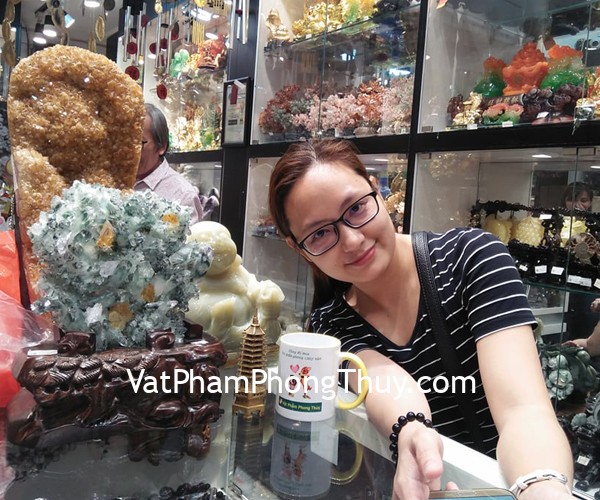 Chị Trâm- khách hàng mua tháp văn xương đồng 9 tầng, tượng 12 con giáp A254 và H419
