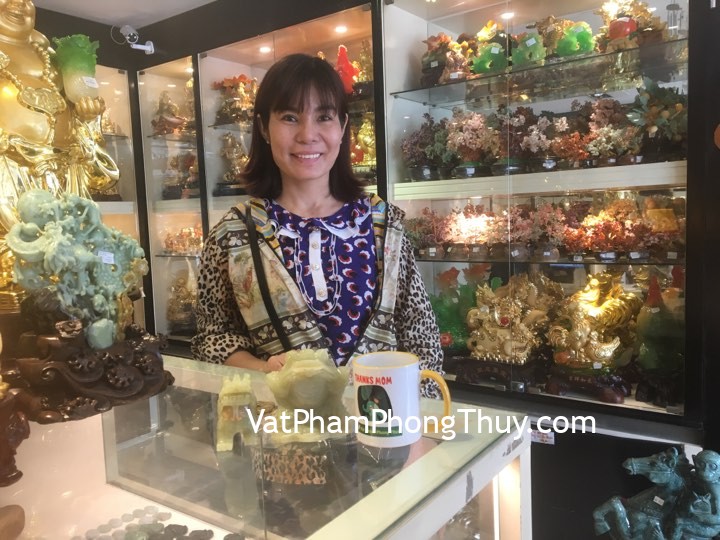 Chị Thủy - khách hàng mua Thiềm Thừ đá cẩm thạch Tây Tạng trung CTT-M, Tỳ Hưu Bắc Kinh xanh chuẩn BKX-S