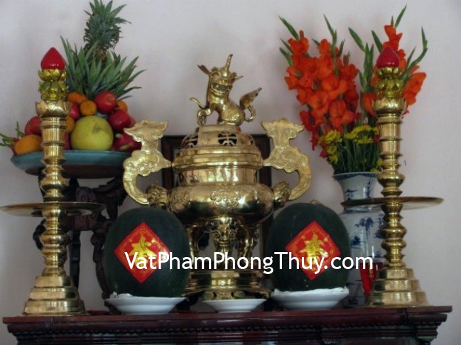 8 Loại hoa nên đặt lên bàn thờ ngày Tết để tiền bạc kéo đến ùn ùn