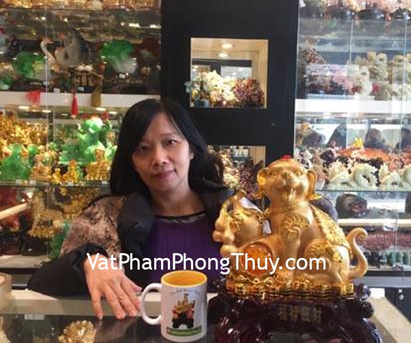 Chị Thu- khách hàng mua tượng chó ôm hồ lô C016A