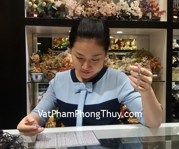 Chị Ngọc Anh - khách hàng mua chuỗi  thạch anh dâu xanh đỏ S6654-1173