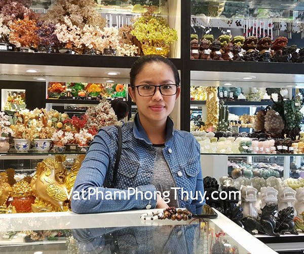 Chị Như - khách hàng mua chuỗi mắt mèo S6428, chuỗi Phỉ Thúy ống tròn hạt lựu S6678 và chuỗi mắt mèo đỏ 8 li S6443