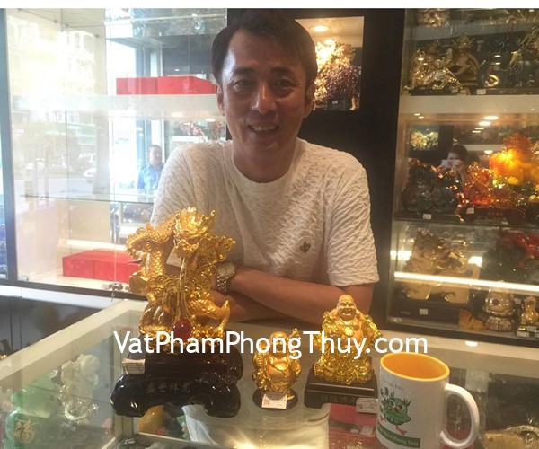 Anh Santo- khách hàng mua tượng rồng vàng và phật di lặc
