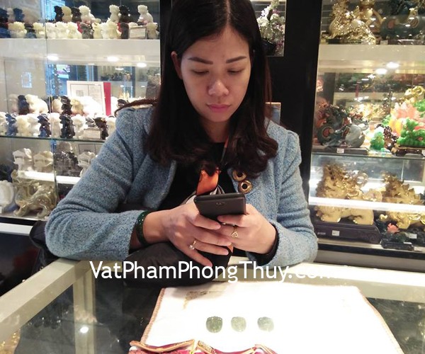 Chị Lan - khách hàng mua phật bản mệnh ngọc Phỉ thuý S6865-4, S6865-8, S6865-2
