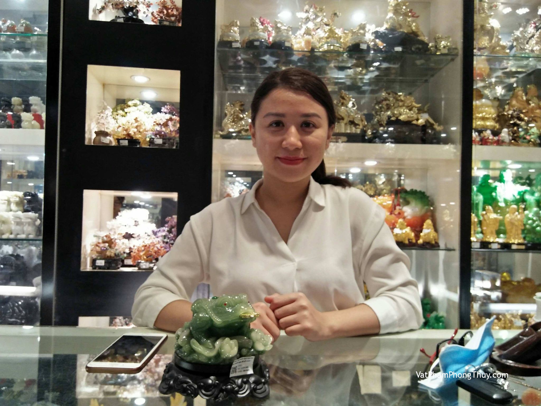 Chị Trang - Khách hàng mua Thiềm thừ xanh ngọc trên bụi sen xanh LN101.