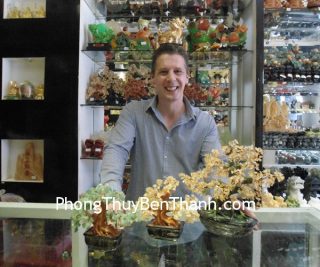 Mr Christopher - khách hàng mua Cây tài lộc thạch anh CA215