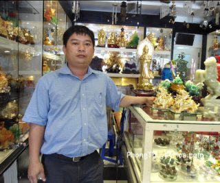 Anh Vương - Khách hàng mua Tỳ hưu vàng trên đế thủy tinh E039
