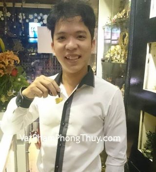 Anh Long - Khách mua Tỳ hưu hoàng long đứng đeo cổ S022