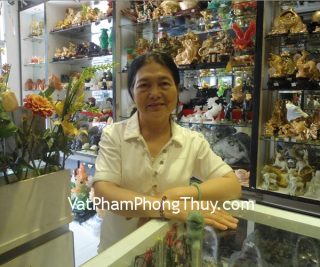 Cô Nhung - khách hàng mua tỳ hưu ngọc đông linh M130 và vòng tay thạch anh tím Uruguay S2064-1753