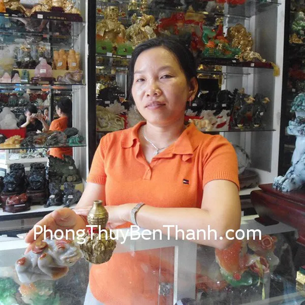 Chị Mỹ Hạnh - khách hàng mua cóc ngọc Hoàng Long TT-HL-4727 và hồ lô bát tiên nhỏ D106