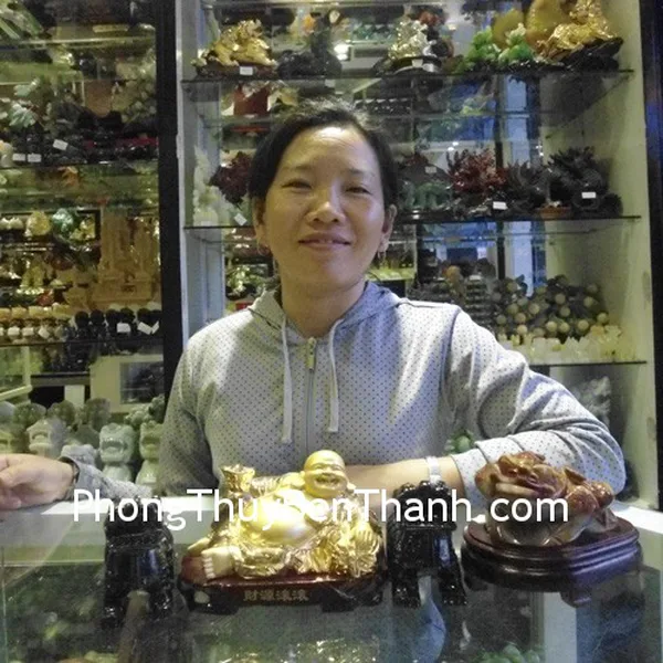 Chị Hạnh - khách hàng mua Phật di lạc E322 và Tỳ hưu Bắc Kinh BKD-S