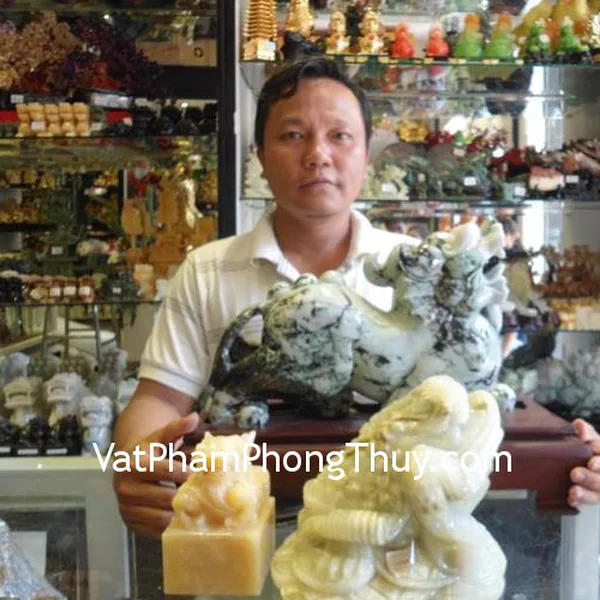 Anh Sỹ - khách hàng mua tỳ hưu ngọc Phỉ Thúy TH13-1 và vòng bản ngọc Phỉ Thúy S927
