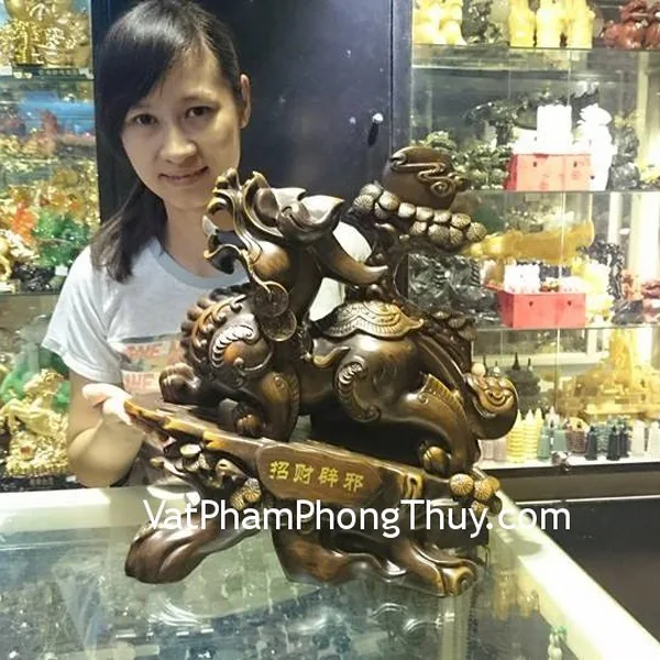 Anh Dũng - Khách mua tỳ hưu giả gỗ E022