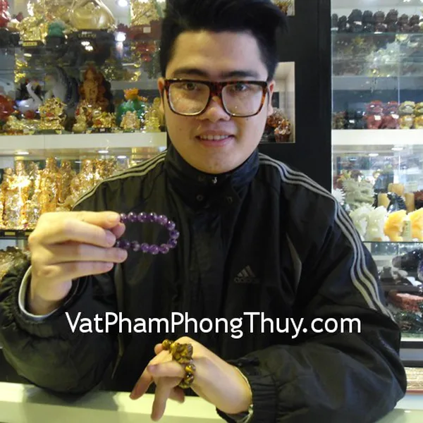 Anh Long - khách hàng mua vòng tay thạch anh tím