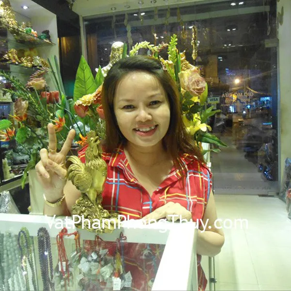 Chị Ly - khách hàng mua tượng gà đồng D132