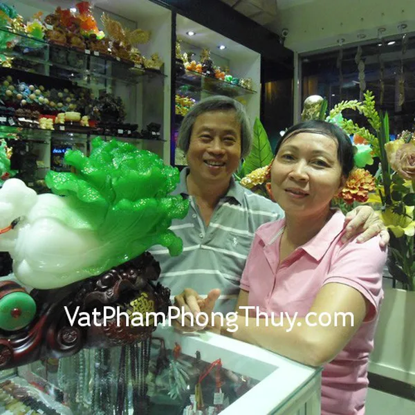 Cô Phượng - khách hàng mua bắp cải chiêu tài H175G và tượng Long Mã E120