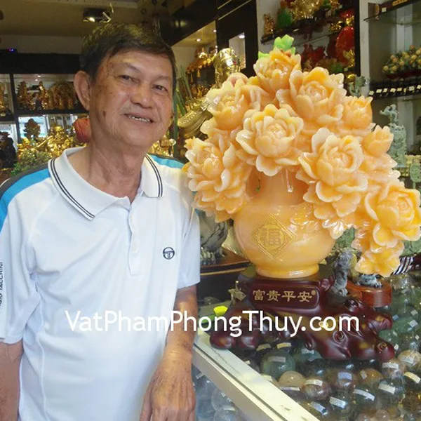 Chú Hải - khách hàng mua tượng mẫu đơn phú quý bình an H207G