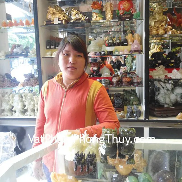 Chị Vân - khách hàng mua rồng cẩm thạch, tỳ hưu lam ngọc, cóc lam ngọc và tê giác hắc ngà