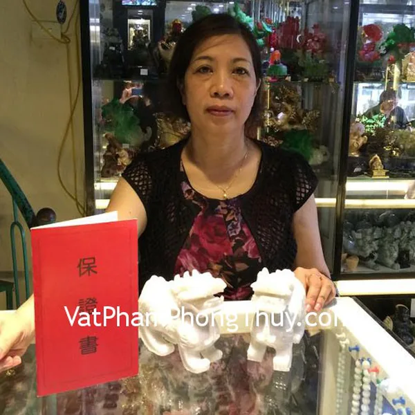 Cô Phương- khách hàng mua tỳ hưu Bắc Kinh trắng trung BKT-M