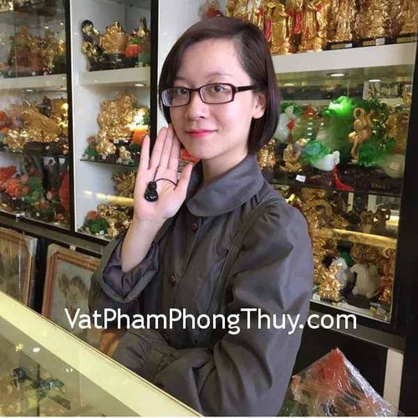 Chị Vân - khách hàng mua mặt đeo cổ hồ ly hắc ngà S765