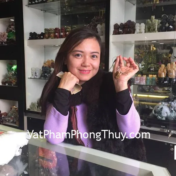 Chị Nhung- khách hàng mua tỳ hưu đá  mắt mèo S931