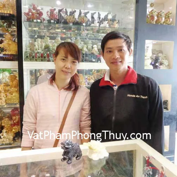Anh Chị Vân - khách hàng mua Tỳ hưu Bắc Kinh đen BKD-S, Thiềm thừ Cẩm thạch CTT-S