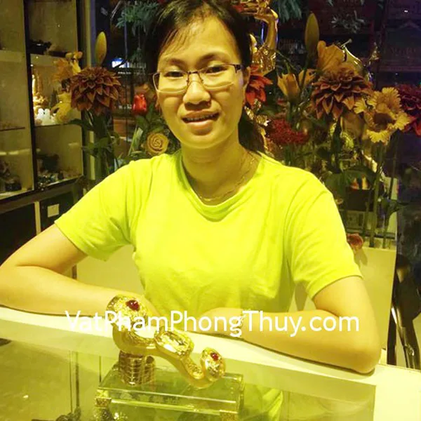 Chị Hoa - khách hàng mua gậy như ý vàng kim H499G