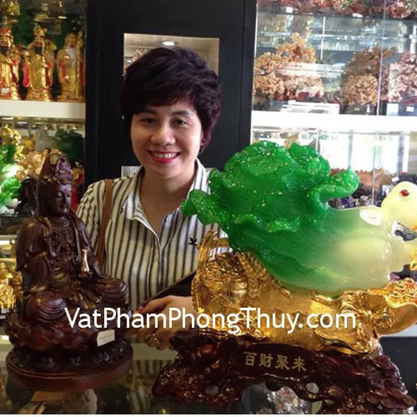 Chị Hoa - khách hàng mua bắp cải K181M và tượng quan âm A132