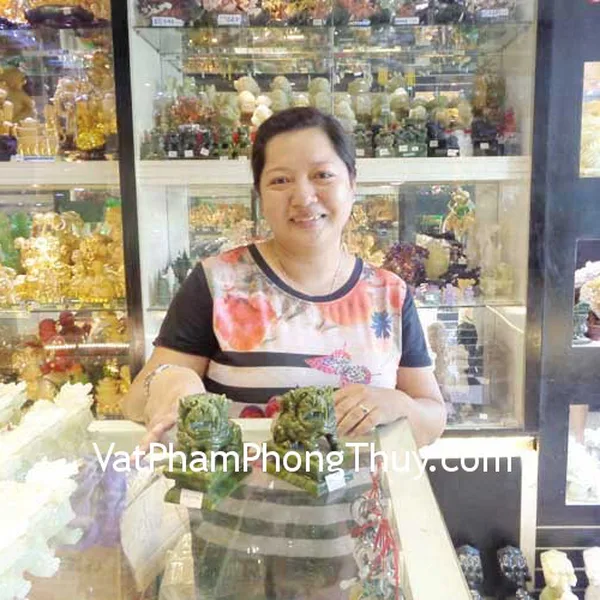 Chị Thảo - khách hàng mua Cặp Sư tử đá Lam ngọc DT153